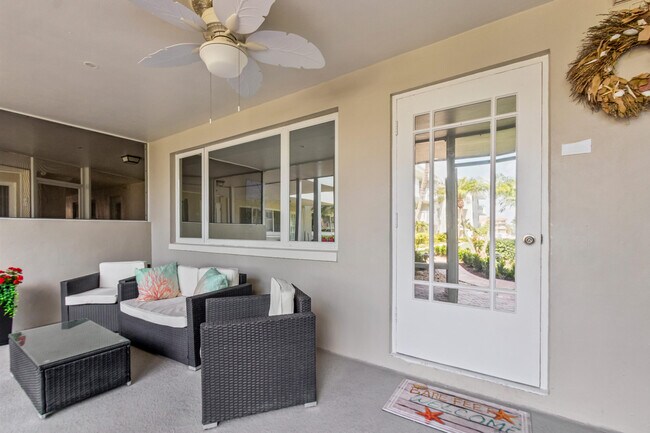 1198 Hillsboro Mile in Hillsboro Beach, FL - Foto de edificio - Building Photo
