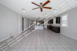 10047 E Wavelength Ave in Mesa, AZ - Building Photo - Building Photo
