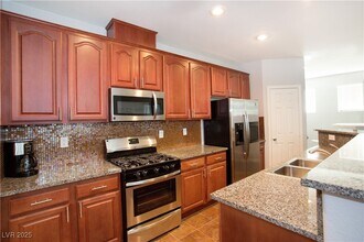 6250 W Arby Ave in Las Vegas, NV - Building Photo - Building Photo
