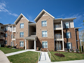 Brook Creek Crossings in Midlothian, VA - Foto de edificio - Building Photo