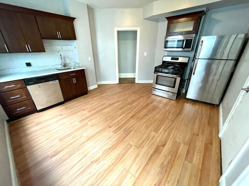 5 Greenmount St, Unit 2T in Boston, MA - Foto de edificio