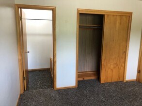 1519 E Divide Ave in Bismarck, ND - Building Photo - Building Photo