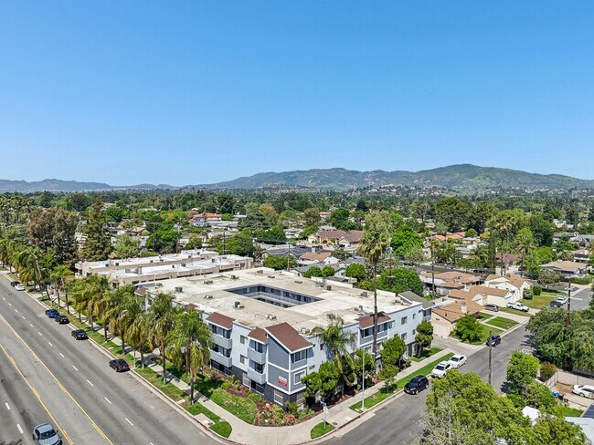 17211 Chatsworth Street in Granada Hills, CA - Building Photo - Building Photo