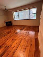 922 Main St, Unit A in Grinnell, IA - Building Photo - Building Photo