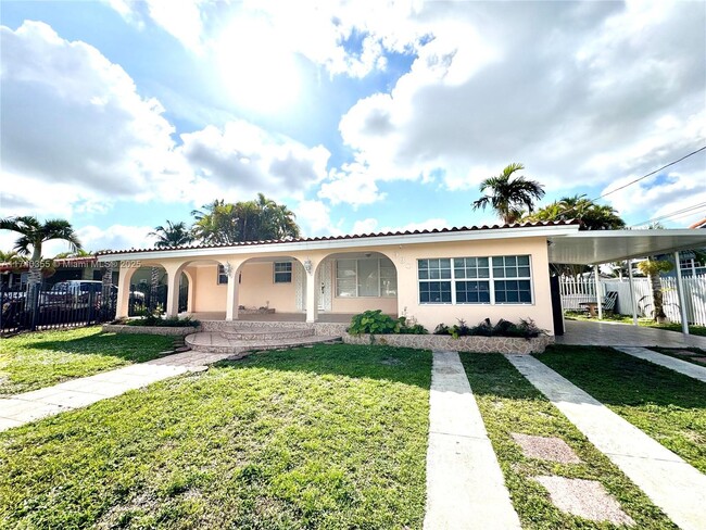 980 W 53rd St in Hialeah, FL - Foto de edificio - Building Photo