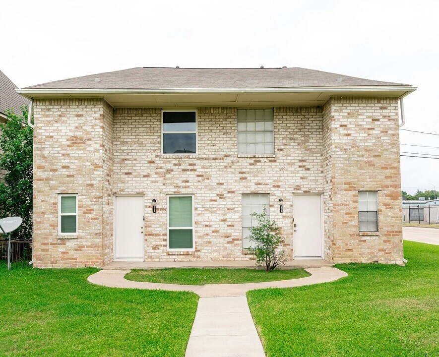 12202 Ormandy St in Houston, TX - Building Photo