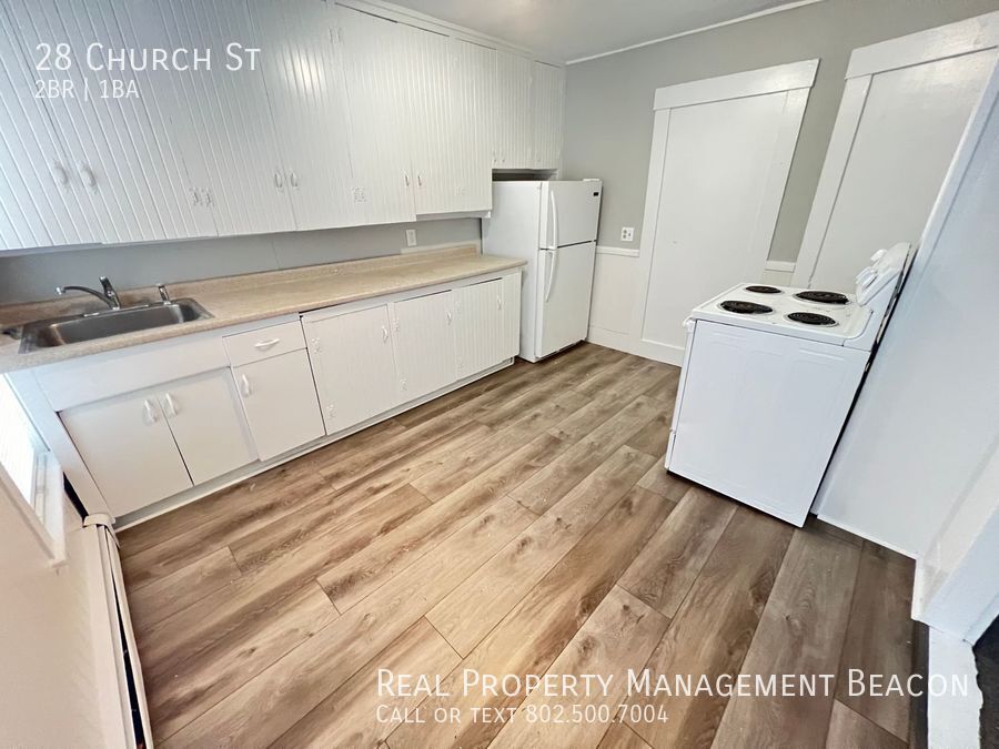 28 Church St in Lebanon, NH - Building Photo