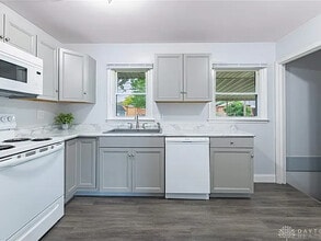 4701 Tall Oaks Dr in Dayton, OH - Building Photo - Building Photo