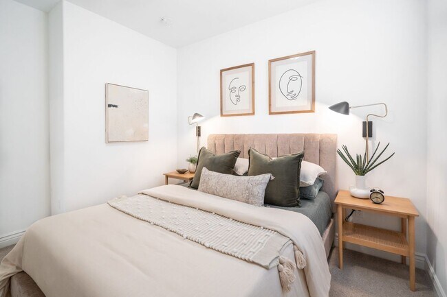 302 Madonna Rd in San Luis Obispo, CA - Foto de edificio - Building Photo