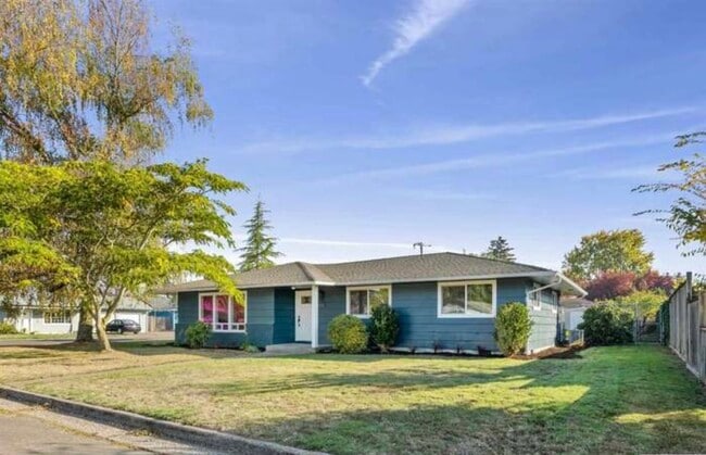 2507 SE Fulton St in Albany, OR - Building Photo - Building Photo