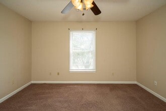 528 Genelda Ave in Auburn, AL - Foto de edificio - Building Photo