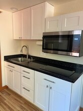 325 Grant Ave in Petaluma, CA - Foto de edificio - Building Photo