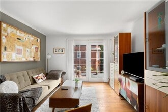 866 Briarcliff Rd NE in Atlanta, GA - Foto de edificio - Building Photo