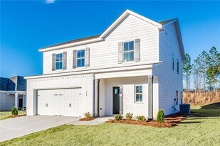 620 Bush Creek Rd in Opelika, AL - Building Photo