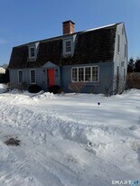84 Waterside Ln in Clinton, CT - Building Photo