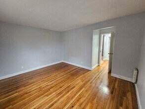 353 S Center St, Unit B in Orange, NJ - Foto de edificio - Building Photo
