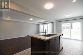 754 Derreen Ave in Ottawa, ON - Building Photo - Building Photo