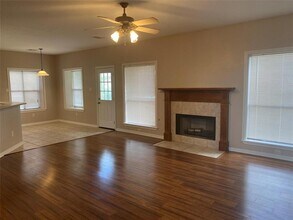104 Sumac St in Lake Jackson, TX - Building Photo - Building Photo