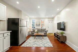 928 W Boston St in Philadelphia, PA - Building Photo