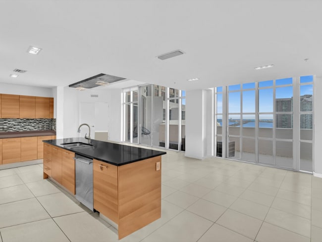 3301 NE 1st Ave in Miami, FL - Building Photo - Building Photo