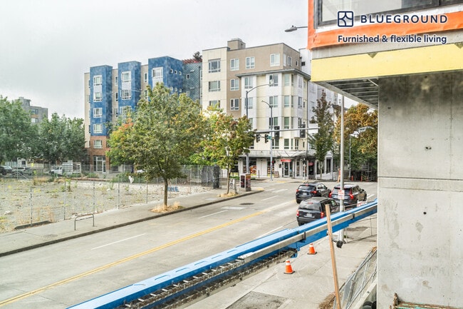 5001 Brooklyn Ave NE-Unit -FL2-ID919 in Seattle, WA - Building Photo - Building Photo