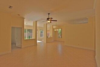200 S Hampton Dr in Jupiter, FL - Building Photo - Building Photo