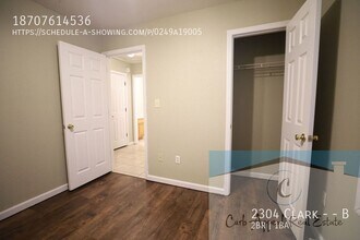 2304 Clark St-Unit -B in Jonesboro, AR - Foto de edificio - Building Photo