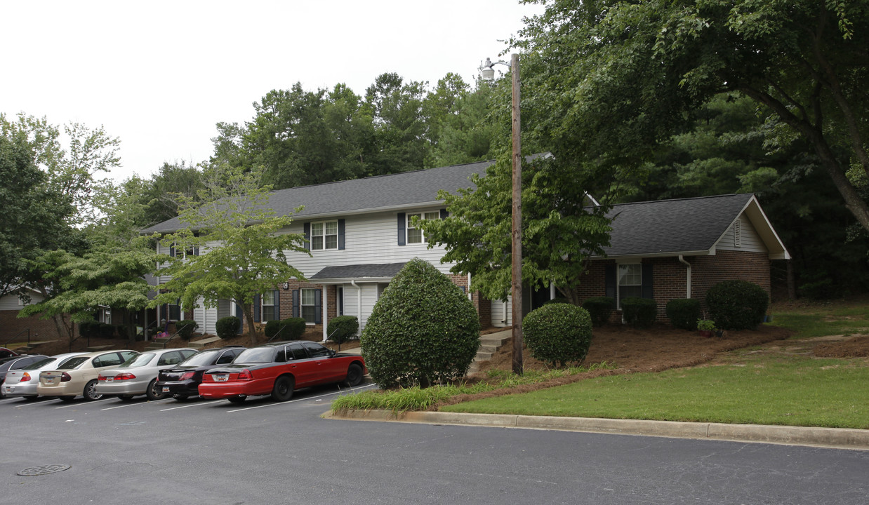 Oakvale Apartments in Cowpens, SC - Building Photo