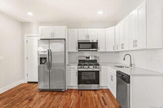 10 Perry Hill Rd-Unit -1 in Shelton, CT - Building Photo - Building Photo