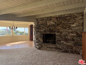 10723 Stradella Ct in Los Angeles, CA - Building Photo - Building Photo