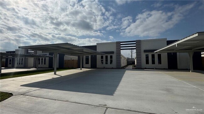 14 La Vista Ave in McAllen, TX - Building Photo - Building Photo