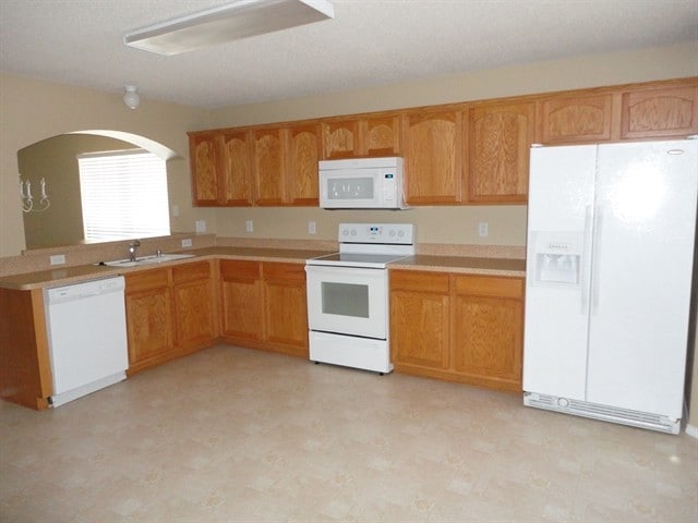 7118 Compass Point Dr in Rowlett, TX - Foto de edificio - Building Photo