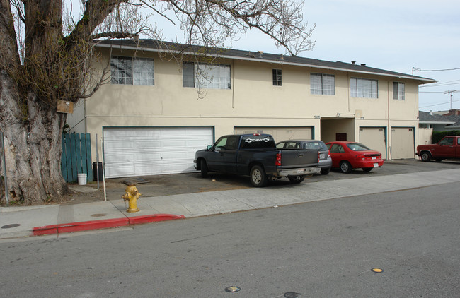 1101 Tilton Ave in San Mateo, CA - Building Photo - Building Photo