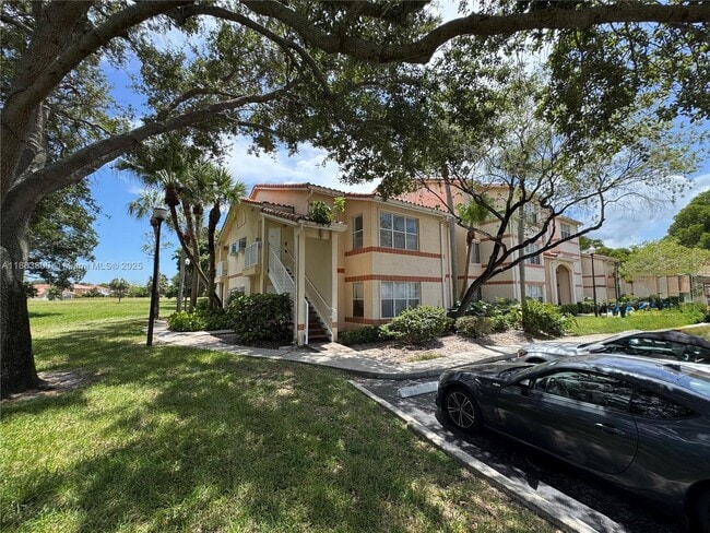 property at 3460 Pinewalk Dr N
