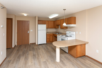 Parkway Gardens Senior Living 55 & Better in St. Paul, MN - Building Photo - Interior Photo