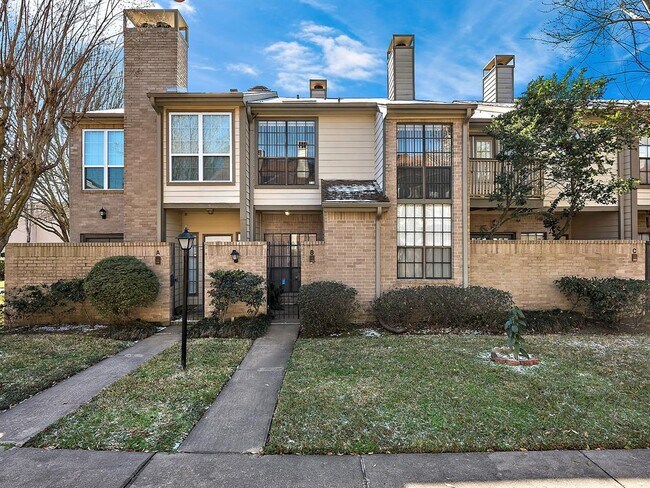712 Country Pl Dr