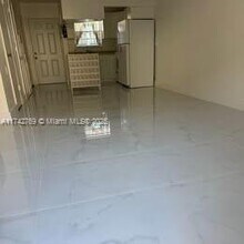 21 SW 109th Ave in Miami, FL - Building Photo - Building Photo