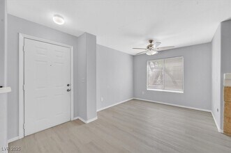 4400 W Lake Mead Blvd in Las Vegas, NV - Building Photo - Building Photo