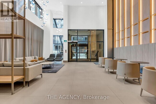 4130 Parkside Village Dr in Mississauga, ON - Building Photo - Building Photo