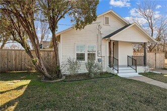 818 Hines Ave in Waco, TX - Foto de edificio - Building Photo