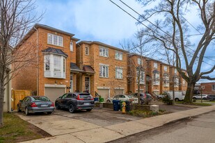 92-108 Holland Park Av in Toronto, ON - Building Photo