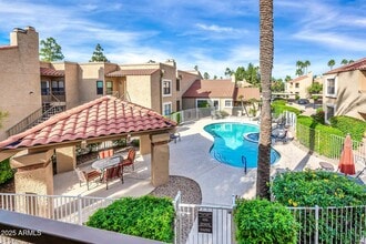 8787 E Mountain View Rd in Scottsdale, AZ - Foto de edificio - Building Photo