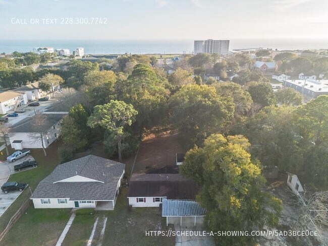 1889 Greater Ave in Biloxi, MS - Building Photo - Building Photo