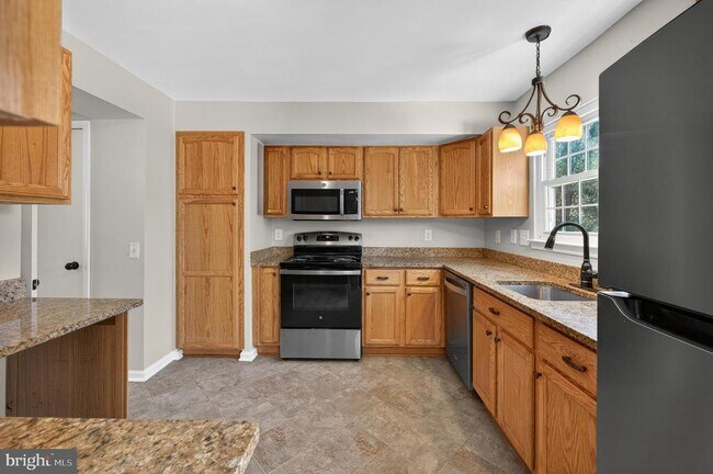 5808 Bunker Woods Ln in Burke, VA - Building Photo - Building Photo