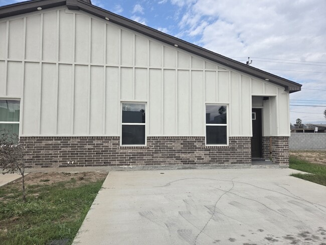 1604 W B St in Mission, TX - Building Photo - Building Photo