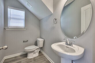 212 Eusa Cantrell Ln in Smyrna, TN - Foto de edificio - Building Photo