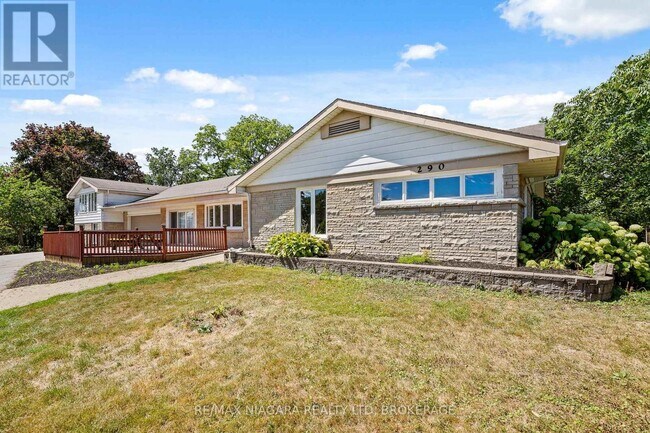 290 Lakeshore Rd in Fort Erie, ON - Building Photo - Building Photo