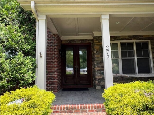 273 Brown Bear in Chapel Hill, NC - Building Photo - Building Photo