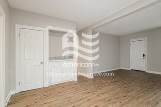 1089 Pennsylvania Ave in University City, MO - Foto de edificio - Building Photo