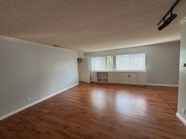 5208 Wilkinson Ave, Unit 4 in Los Angeles, CA - Foto de edificio - Building Photo